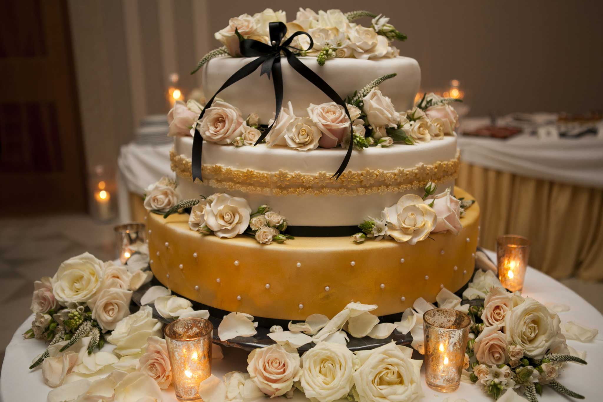 Wedding Planner’s Tips: Black and Gold Details